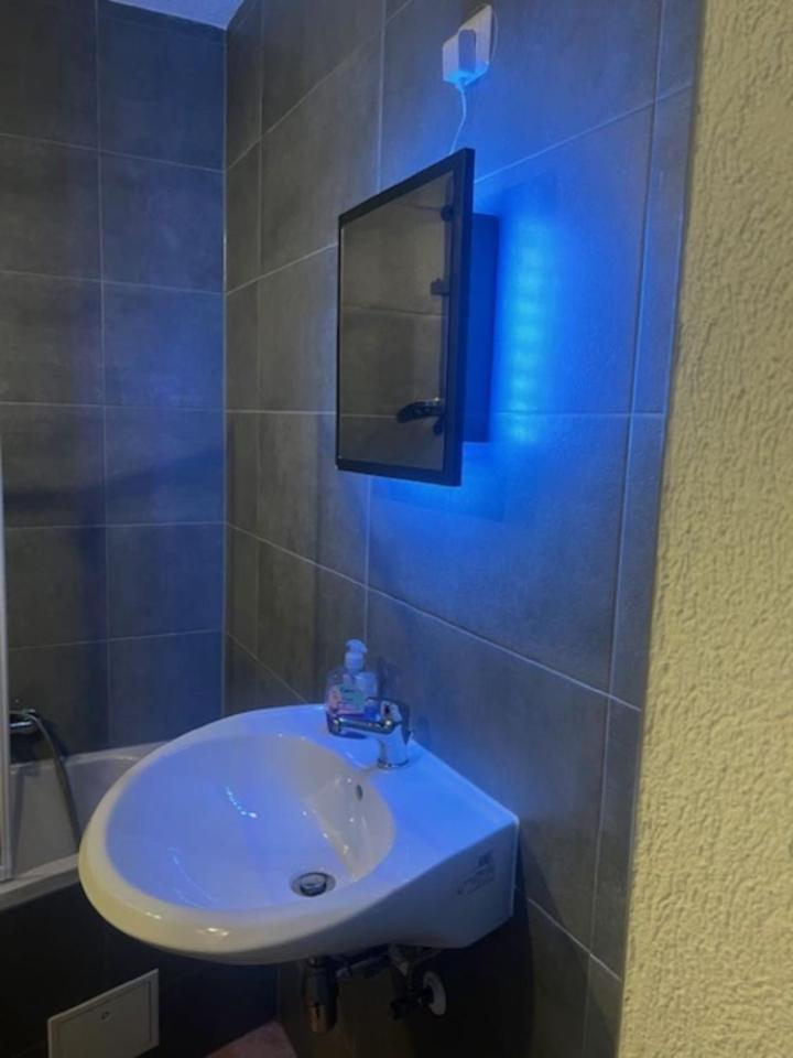 Zum Bahnhof Apartment Zwickau Ngoại thất bức ảnh