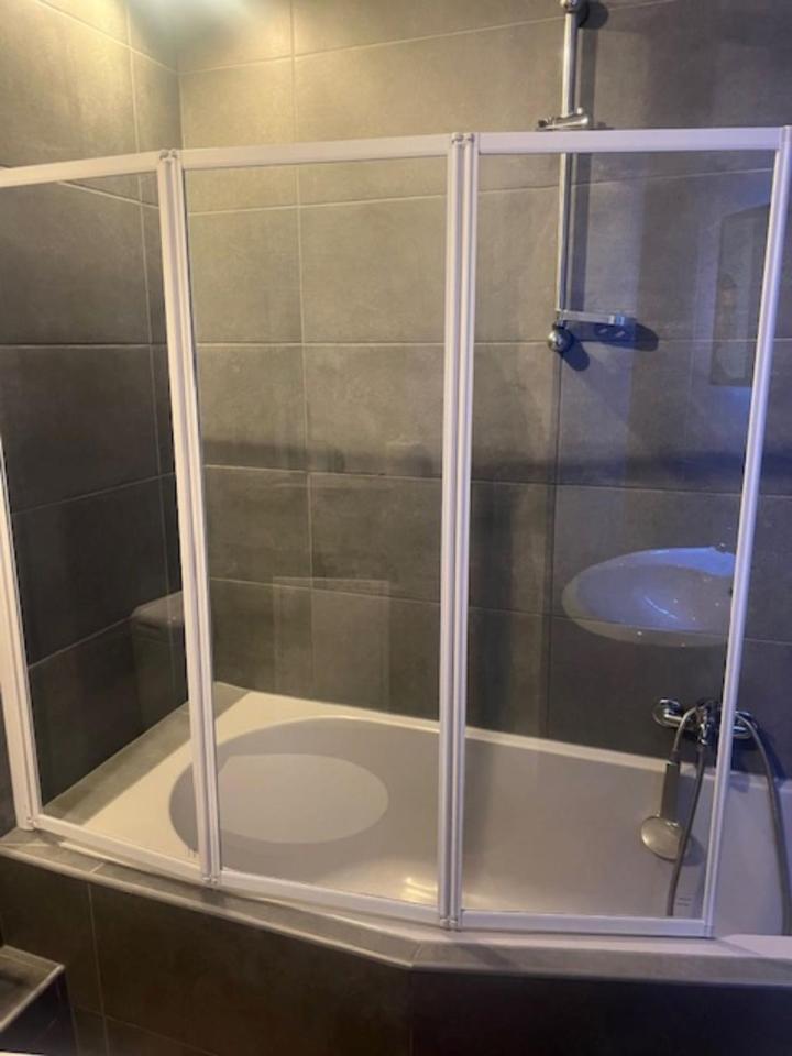 Zum Bahnhof Apartment Zwickau Ngoại thất bức ảnh